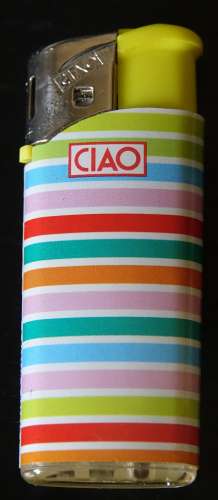 Briquet plat état de marche Ciao bandes horizontales colorées longueur  6 cm