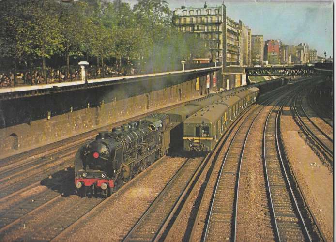 Lot de 82 numéros de la revue disparue Rail Magazine.