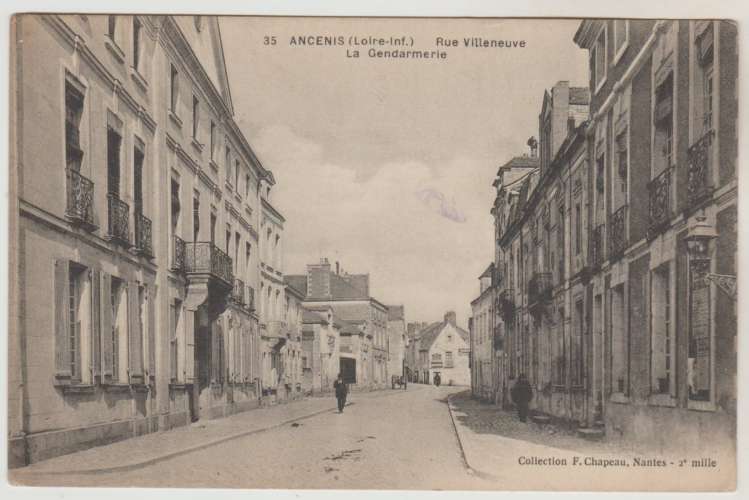 cpa 44 Ancenis Rue Villeneuve La Gendarmerie