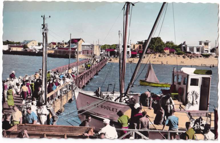 CPSM Fromentine - L'estacade, bateau Le Goulet - circulée en 1961