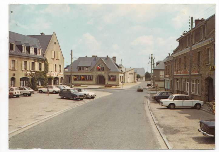 cpm 50 Lessay Place Saint-Cloud ( automobiles et Hôtels)