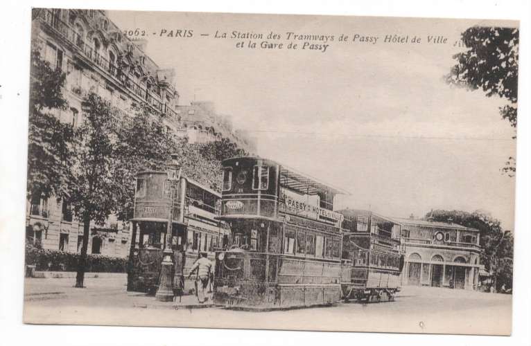 cpa Paris la station des tramways de Passy Hôtel de Ville et la Gare de Passy