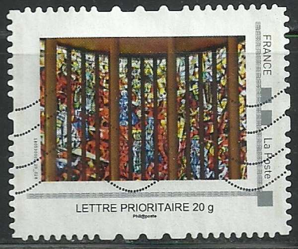 France - Mon timbre à moi - Église Yvetot - Vitraux de Max Ingrand - Autoadhésif oblitéré .