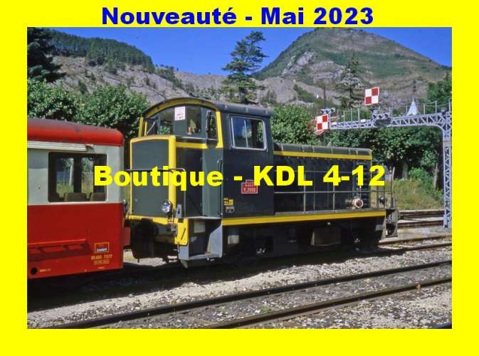 AL 888 - Locotracteur Moyse n° Y 7692 manoeuvrant en gare de VEYNES-DEVOLUY - Hautes-Alpes - SNCF
