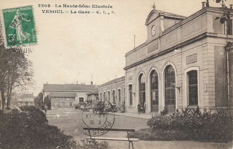 70 - Vesoul ; La Gare - CPA écrite