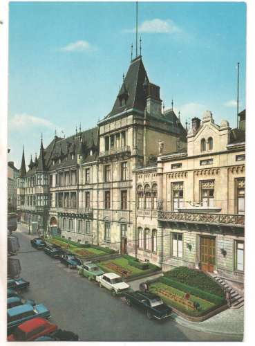 cpm Luxembourg Palais Grand Ducla ( automobiles )