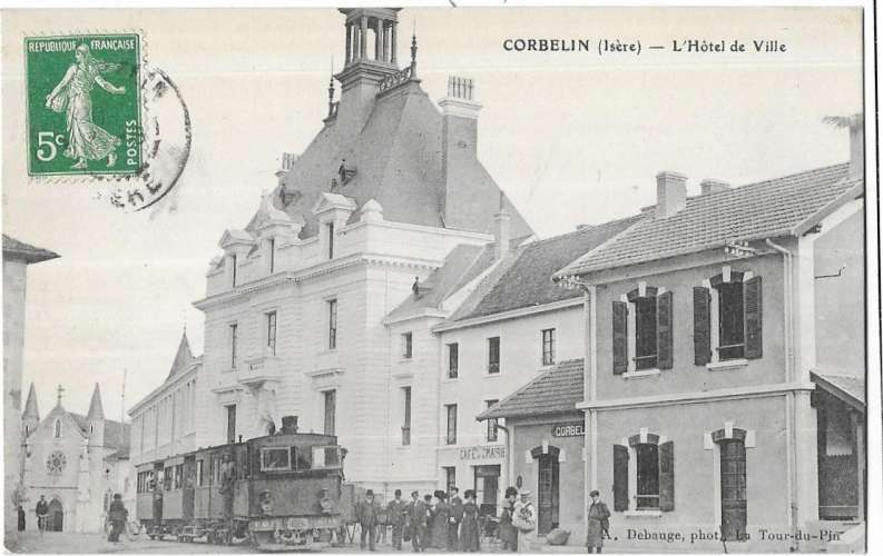  CORBELIN: l'Hôtel de Ville (tramway)
