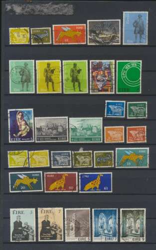 Irlande  lot de 126 timbres