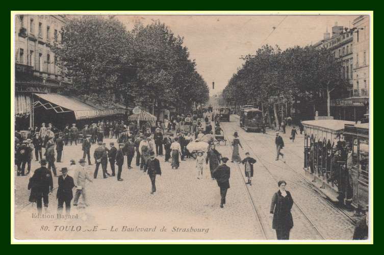 CPA (31) TOULOUSE Le Boulevard de Strasbourg Ed. Bayard voy 1935 animée TRAMWAYS (état voir)