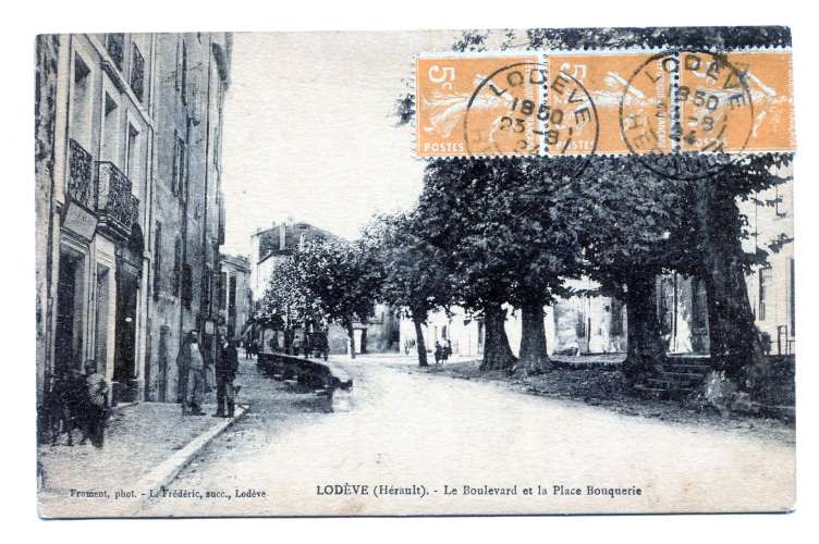 LODEVE , le Boulevard et la Place Bouquerie