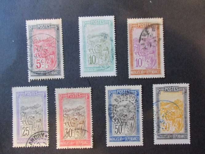 Madagascar y & t ,131,au 135,19,139,, obl 1922