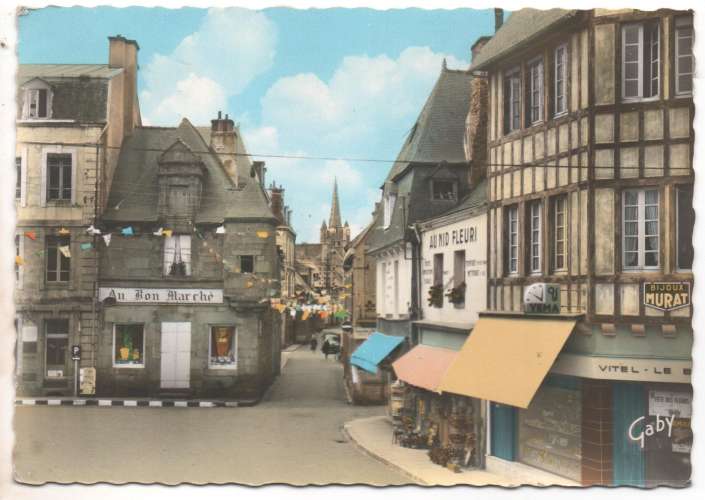 cpsm 22 Paimpol  Place du Martroy  ( commerces )