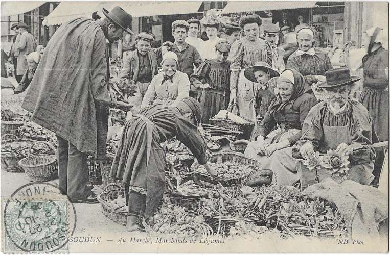 ISSOUDUN: au Marché, Marchands de légumes - ND