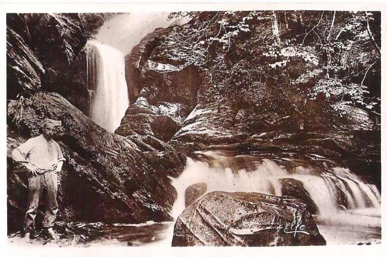 09 - AULUS LES BAINS - LA CASCADE ET GOUFFRE DU FOUILLET