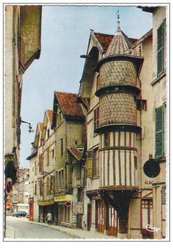 10 - TROYES - rue champeaux