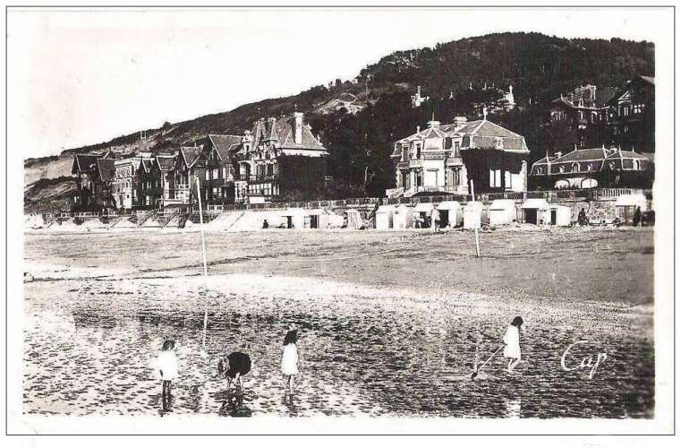 14 - Houlgate - la plage et les villas