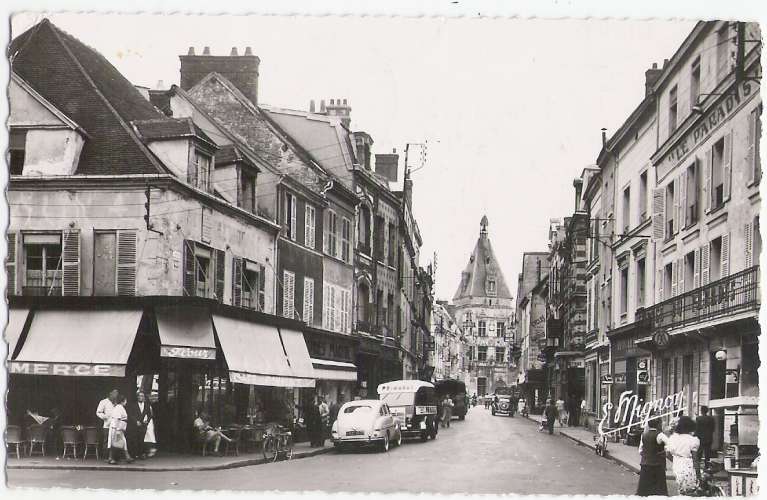 28 - DREUX  - Le Carrefour de BILLY et la Grande Rue
