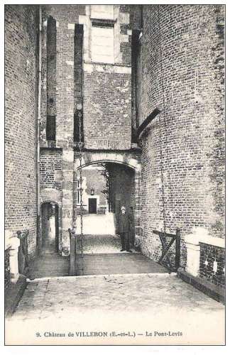 28 - CHATEAU DE VILLEBON - le pont levis