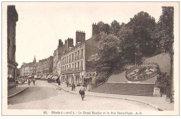 41 - BLOIS - LE GRAND ESCALIER - LA RUE DENIS PAPIN