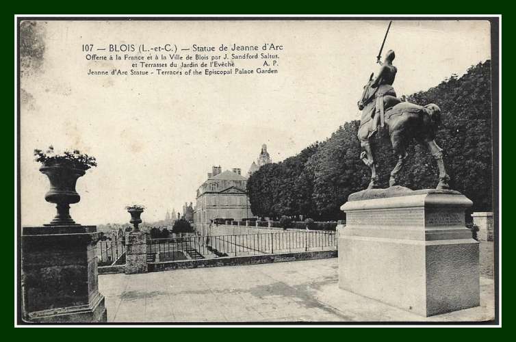 CPA Blois (41) Statue de Jeanne d'Arc, voy. 1922