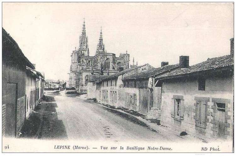51 - L'Épine - vue sur la basilique Notre Dame