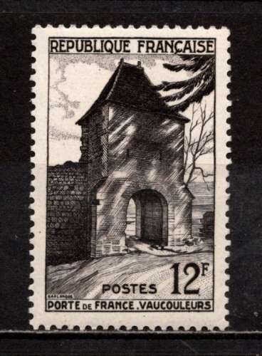 Timbre France n° 921**, superbe