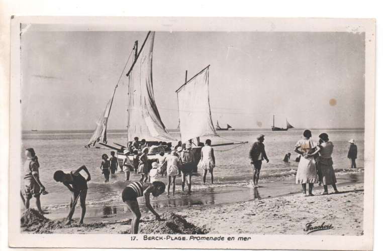 cpsm 62 Berck-Plage Promenade en mer