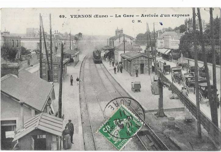 VERNON: la Gare - arrivée d'un express - 69 CM