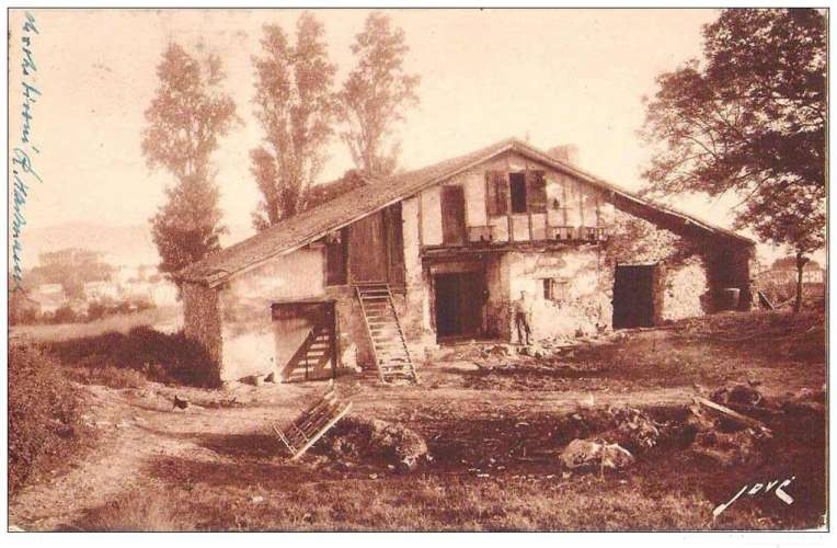 64 - VIEILLE FERME EN PAYS BASQUE