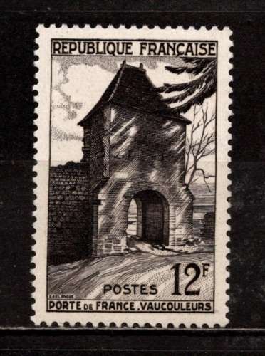 Timbre France n° 921**, superbe