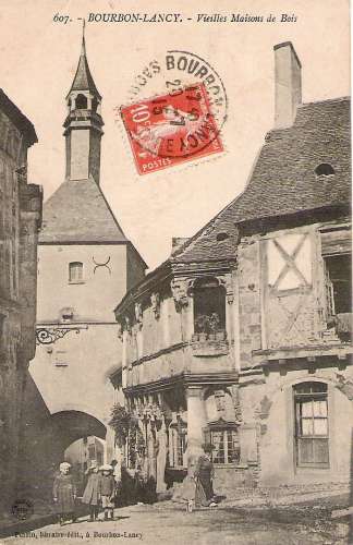 71 - Bourbon-Lancy - vieilles maisons en bois