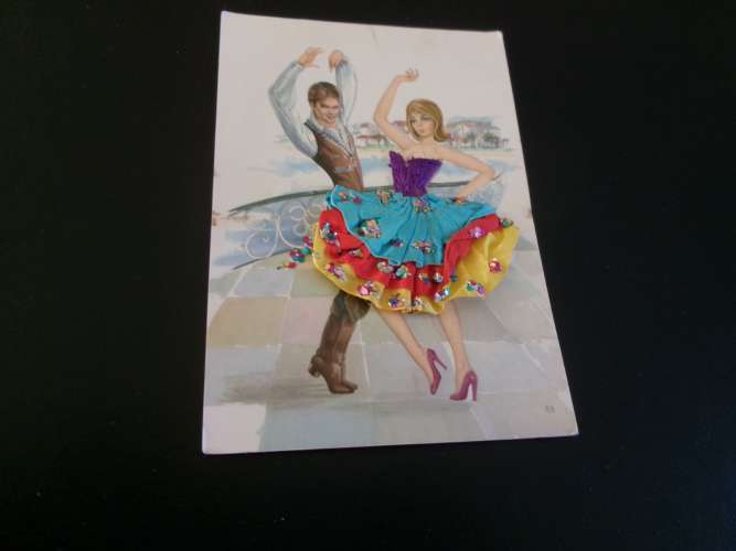 BELLE ILLUSTRATION BRODEE ET TISSU FOLKLORIQUE 