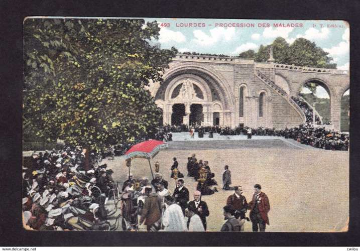 CPA - 65 - LOURDES - PROCESSION DES MALADES - PERSONNAGES - ANIMEE 