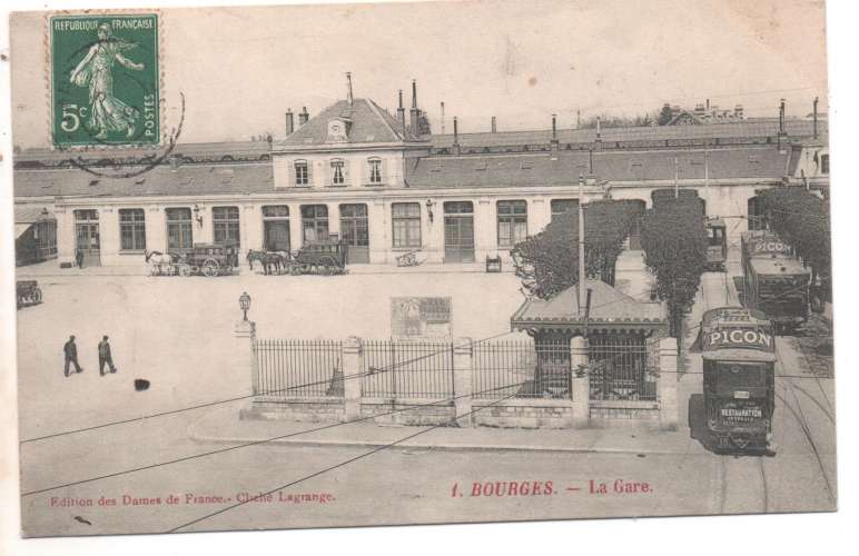  cpa 18  Bourges La Gare ( tramways )