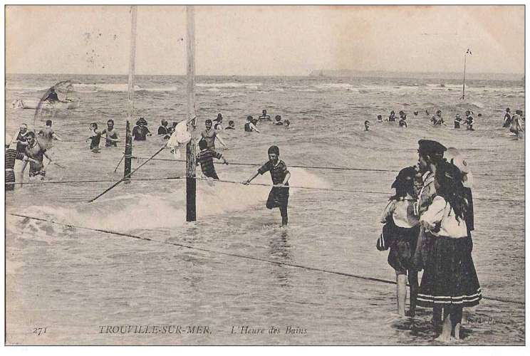 14 - Trouville - l'heure des bains
