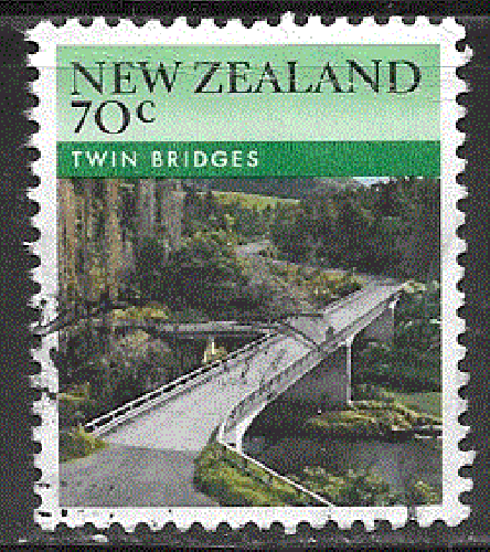 Nouvelle-Zélande - YT  900  obl - Twin bridges (1985)