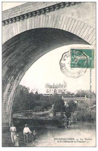 85 - Rocheservière - le viaduc et le château de la Touche