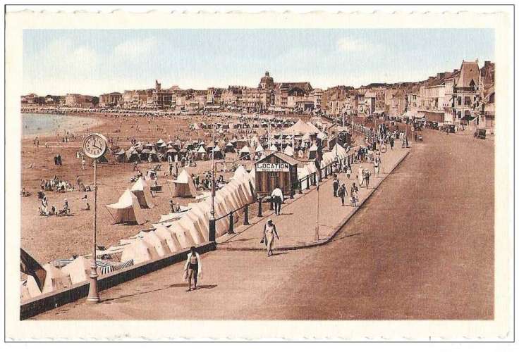 85 - les Sables D'Olonne - le remblai et la plage