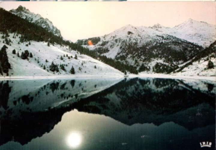 Méribel-Les-Allues (73), CPM, le lac du Plan des Touedes, mont du Valon, aiguille du Fruit - neuve