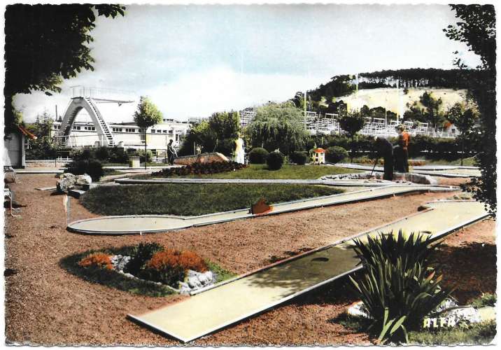 91 - LA FERTE ALAIS - GOLF PISCINE