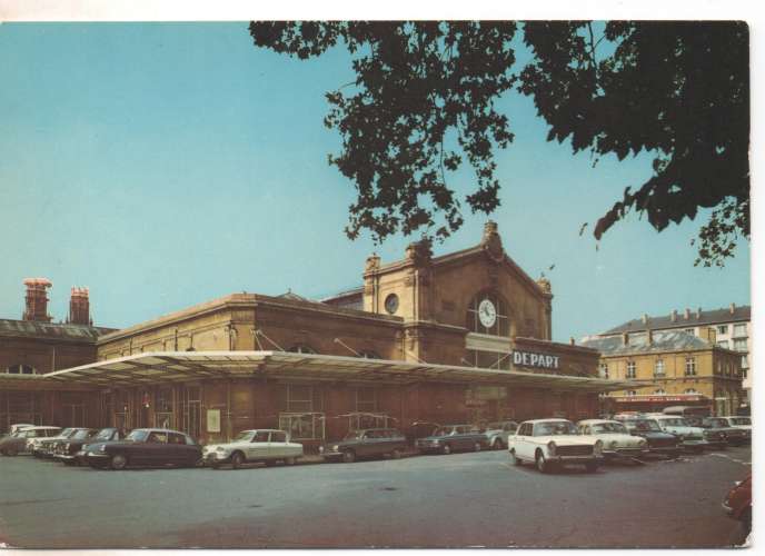 cpsm 54 Nancy la Gare ( automobiles )