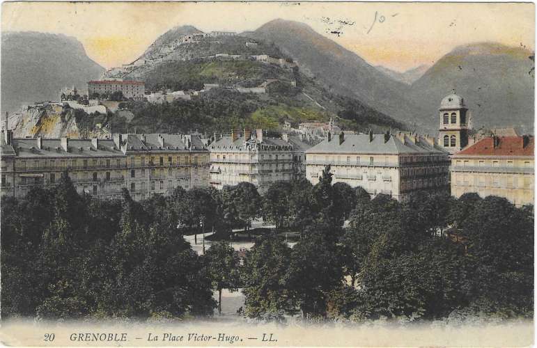 CPA - ISERE - GRENOBLE, La Place Victor-Hugo (20)