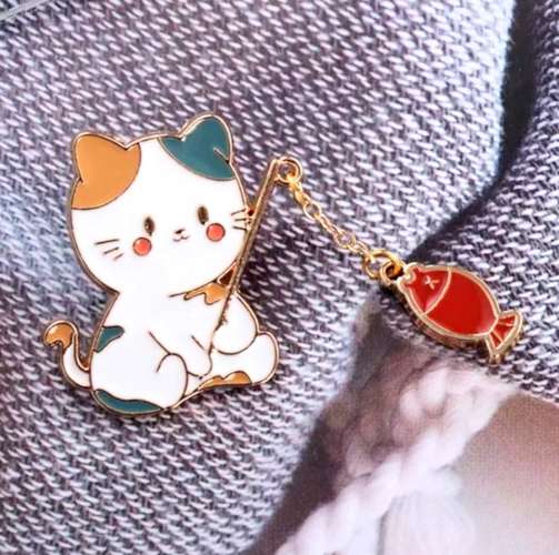 Pin's Pins Petit chat à la pêche (Réf 1)