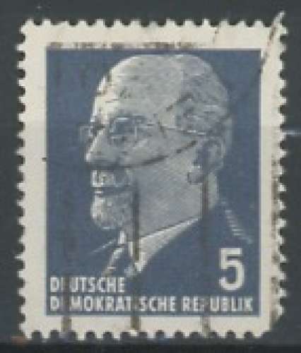 R. D. A. oblitéré N° 561