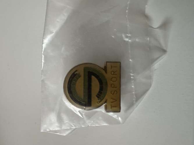lot de pins ancien logo TVSPORT 