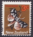 miniature NOUVELLE ZELANDE 1977 OBLITERE N° 512 papillons