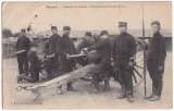 CPA 35 Rennes - Caserne de Guines, manœuvre du canon de 75 - circulée en 1911