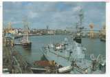 cpm 44 Nantes Vue générale du Port ( Frégate Commandant L'Herminier )