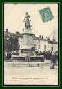 CPA Epinal (88) Statue de Jeanne d'Arc, Place de la Bourse voy. (Fontaine animée)