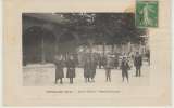 miniature CPA OUVEILLAN (11) PLACE CARNOT - MARCHE COUVERT - BELLE ANIMATION